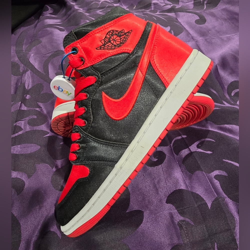 Jordan 1 OG "Satin Bred" 2023